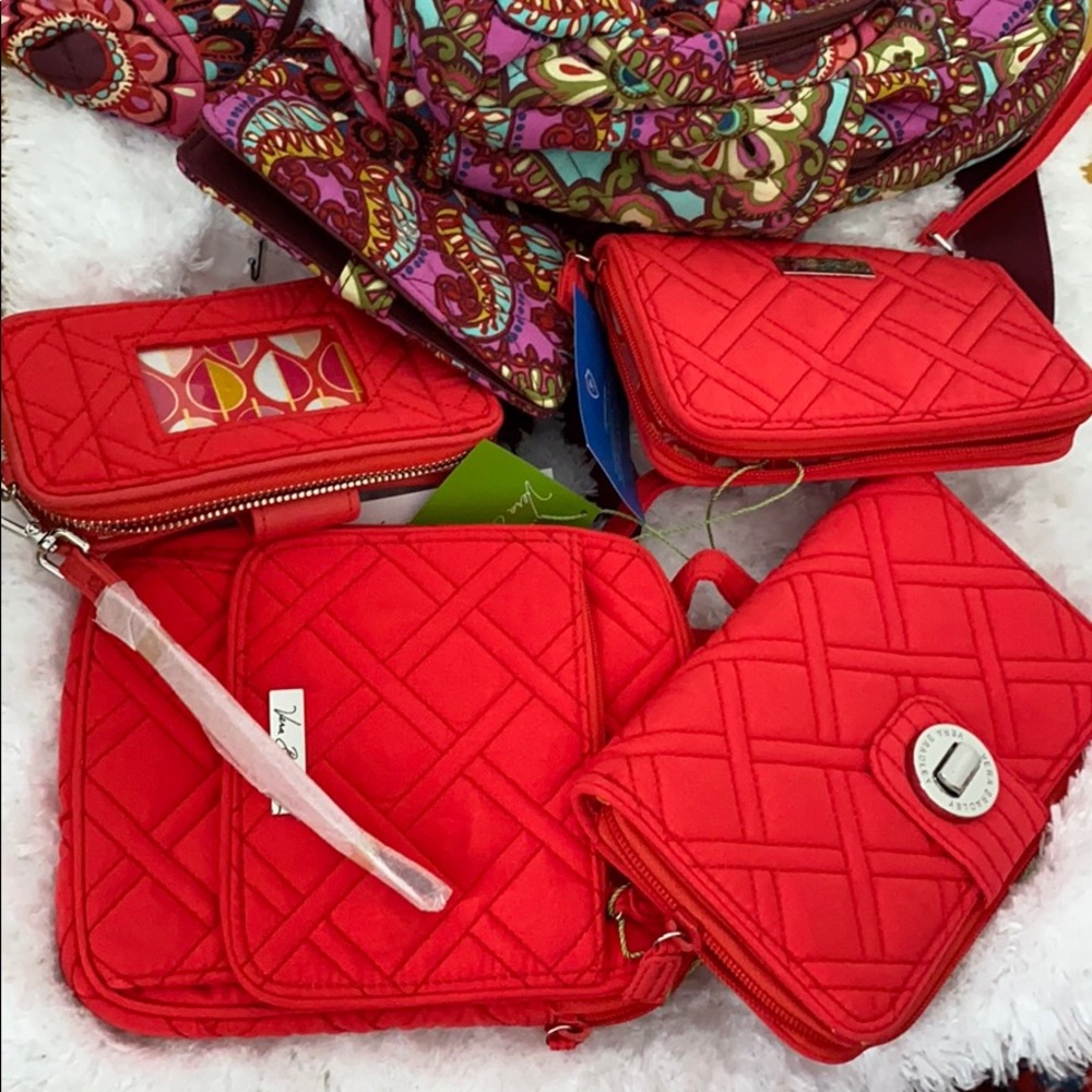 FIRM NWT Vera Bradley MYSTERY BOX VALUED UP TO 100.00 ‼️ - Picture 7 of 15